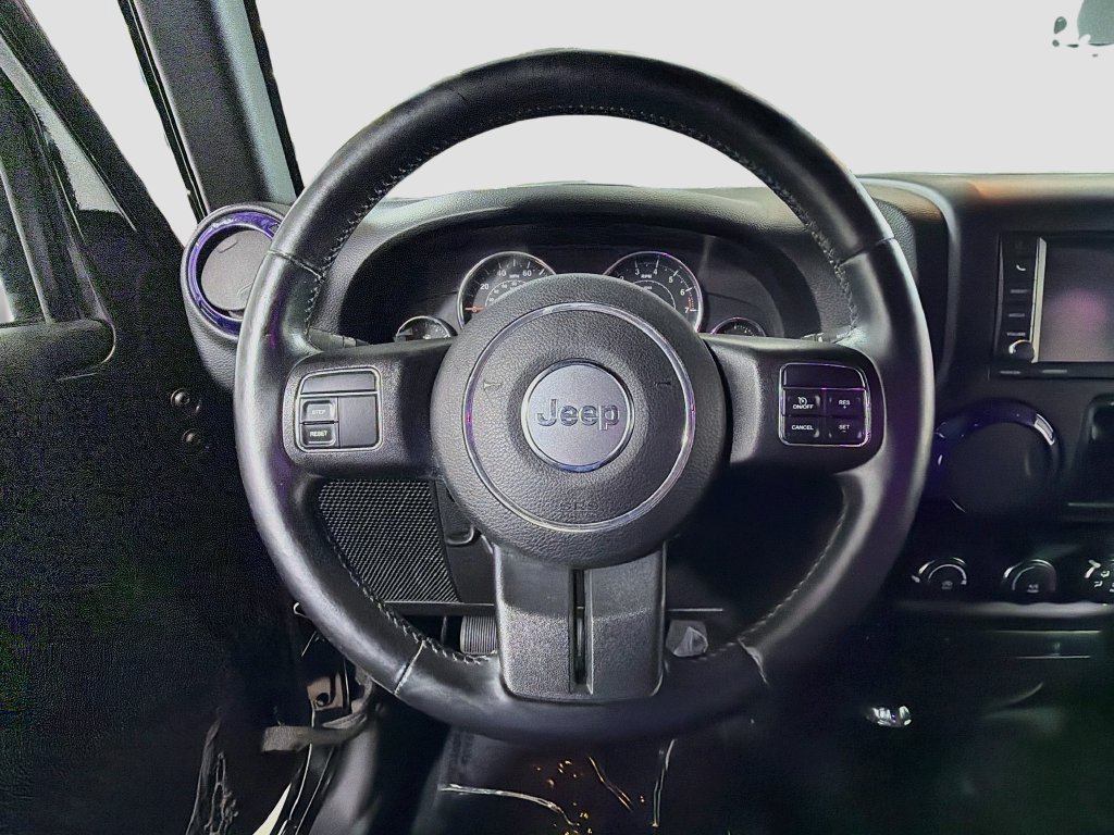 Used 2015 Jeep Wrangler Unlimited Rubicon AWD/4WD image 13