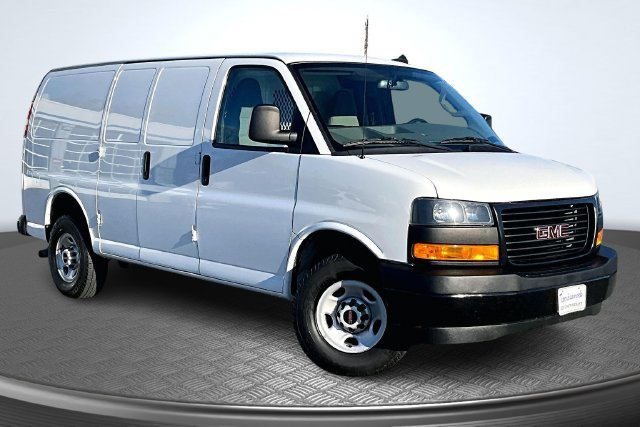 Used 2023 GMC Savana 3500 w/ Driver Convenience Package RWD image 3