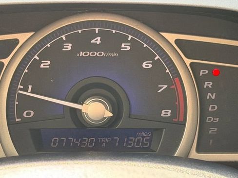 Used 2010 Honda Civic LX image 23