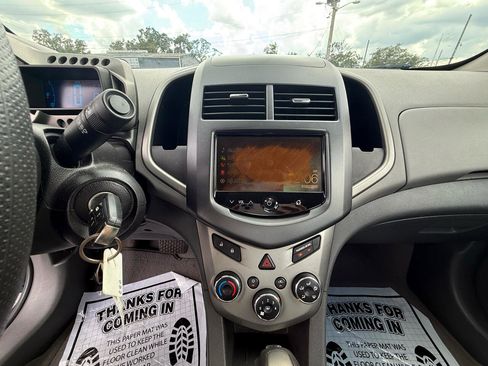 Used 2013 Chevrolet Sonic LT image 16