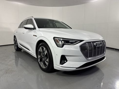 Used 2021 Audi e-tron Prestige w/ Prestige Package AWD/4WD image 4