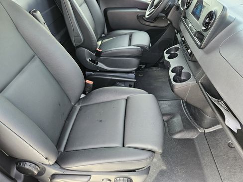 Used 2024 Mercedes-Benz Sprinter 3500 image 17