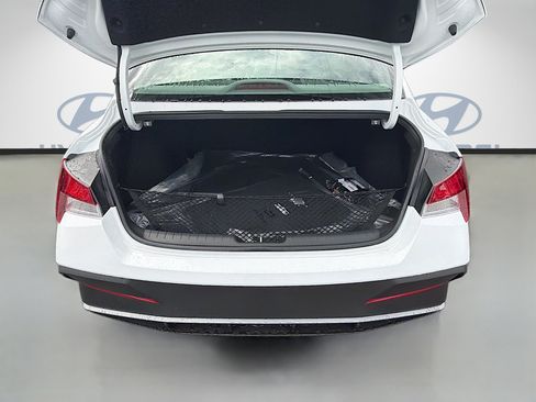 New 2026 Hyundai Elantra Sport FWD image 18