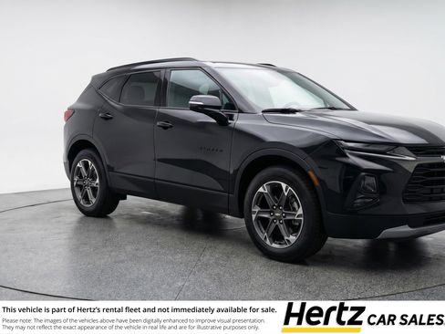 Used 2025 Chevrolet Blazer LT FWD image 1