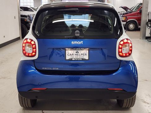 Used 2018 smart fortwo electric drive image 11