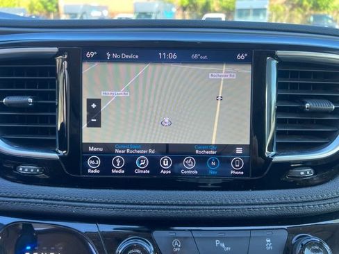 Used 2019 Chrysler Pacifica Limited FWD image 35