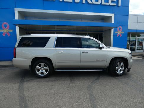 Used 2016 Chevrolet Suburban LTZ AWD/4WD image 2