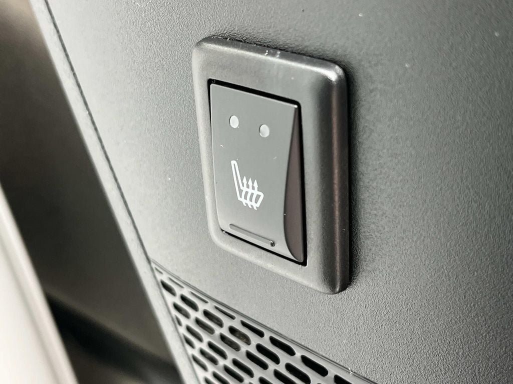 Used 2025 Chrysler Pacifica Limited FWD image 20