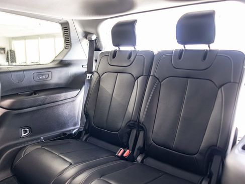 Used 2023 Jeep Grand Cherokee L Limited w/ Black Appearance Package image 36