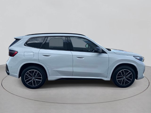 Used 2023 BMW X1 xDrive28i w/ M Sport Package AWD/4WD image 4