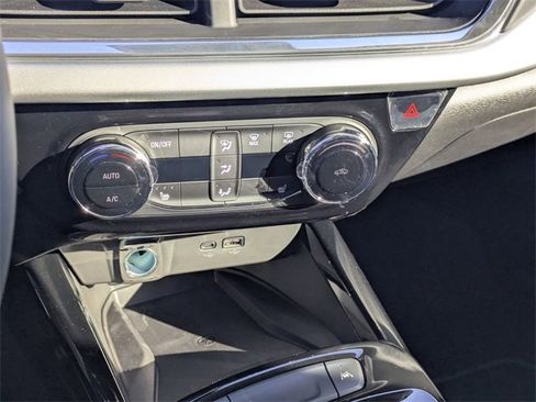 New 2026 Chevrolet Trax LT w/ Sunroof Package image 19