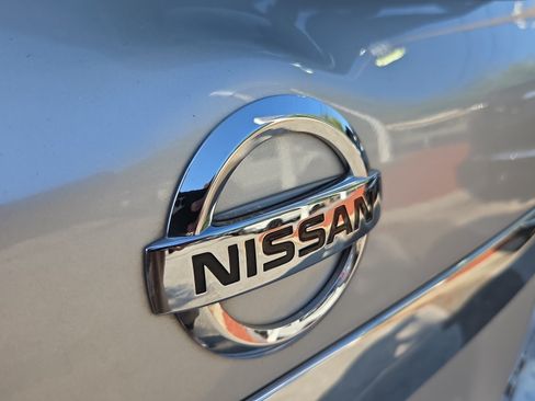 Used 2017 Nissan Pathfinder Platinum FWD image 31