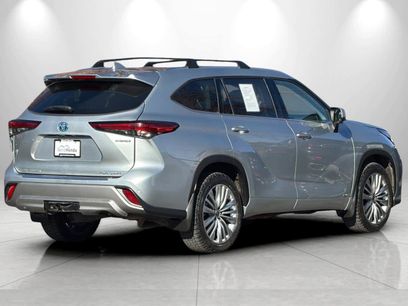 Used 2023 Toyota Highlander Platinum
