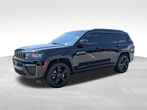 Used 2026 Jeep Grand Cherokee L Limited w/ Limited Altitude Package RWD image 7