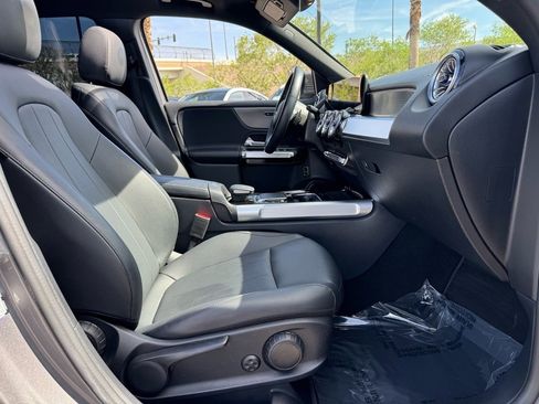 Certified 2022 Mercedes-Benz GLB 250 4MATIC w/ Premium Package Lite image 24