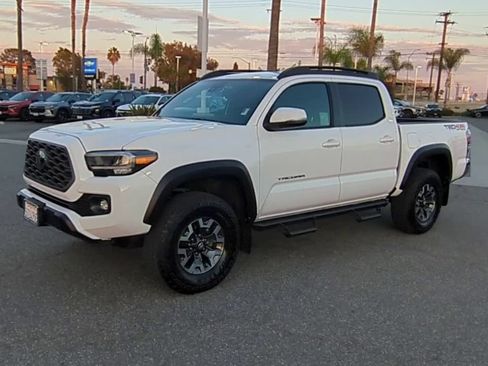 Used 2023 Toyota Tacoma TRD Off-Road AWD/4WD image 4