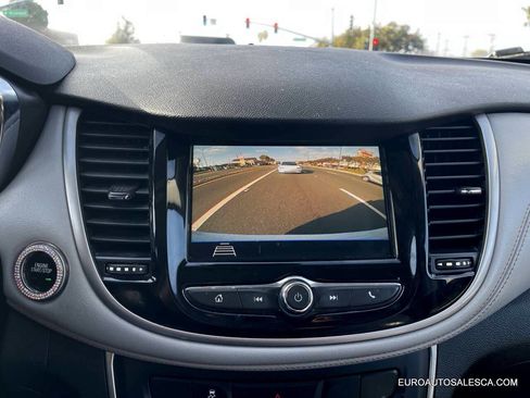 Used 2018 Chevrolet Trax LT w/ LT Convenience Package image 13