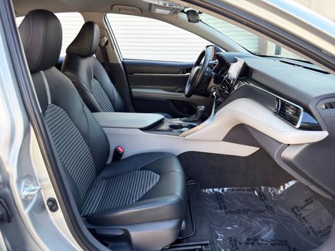 Used 2021 Toyota Camry SE FWD image 14