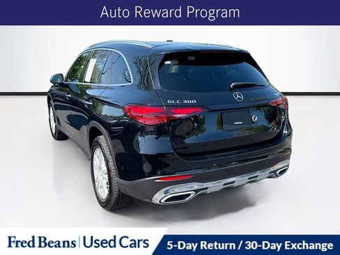 Used 2025 Mercedes-Benz GLC 300 4MATIC image 5