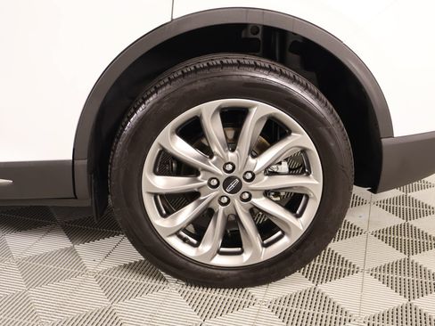 Used 2022 Lincoln Corsair FWD w/ Premium Package image 19