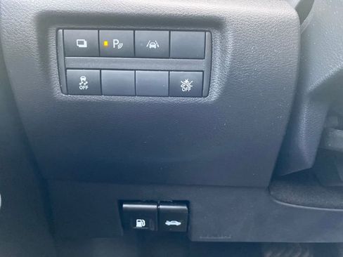 Used 2024 Nissan Versa S w/ Trunk Package image 30