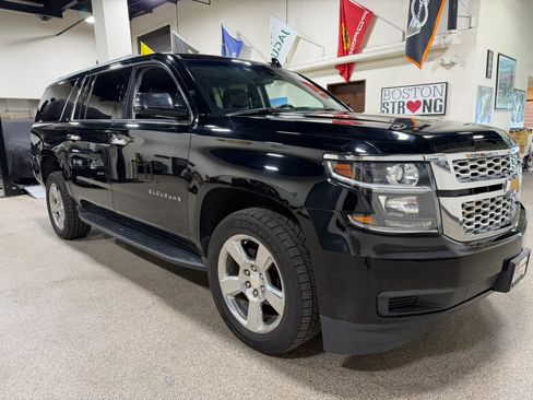 Used 2018 Chevrolet Suburban LT AWD/4WD image 14