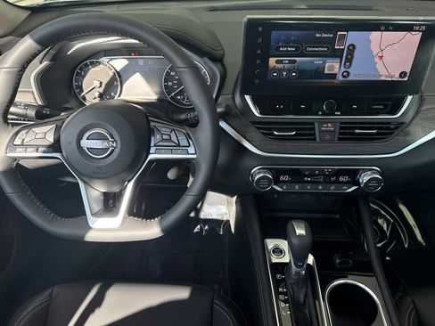 New 2025 Nissan Altima 2.5 SL image 15