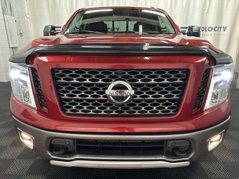 Used 2017 Nissan Titan PRO-4X w/ Pro-4x Convenience Package AWD/4WD image 3