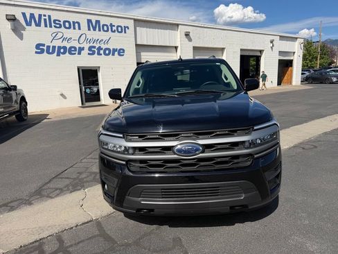 Used 2024 Ford Expedition Max XLT AWD/4WD image 2