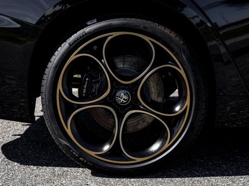 New 2025 Alfa Romeo Giulia AWD w/ Driving Assist Package image 11