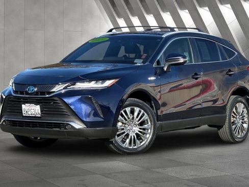 Used 2021 Toyota Venza Limited image 1