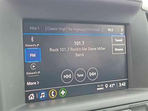 Used 2022 GMC Terrain SLE image 25