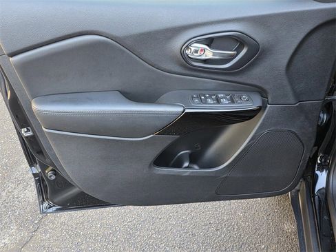 Used 2021 Jeep Cherokee Latitude Plus image 33