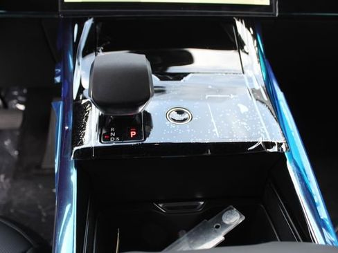 New 2025 Land Rover Range Rover Sport SE image 13