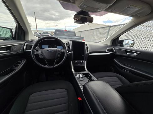 Used 2024 Ford Edge SE w/ Black Appearance Package image 23