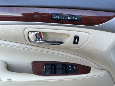 Used 2013 Lexus LS 460 L w/ All-Weather Pkg RWD image 15