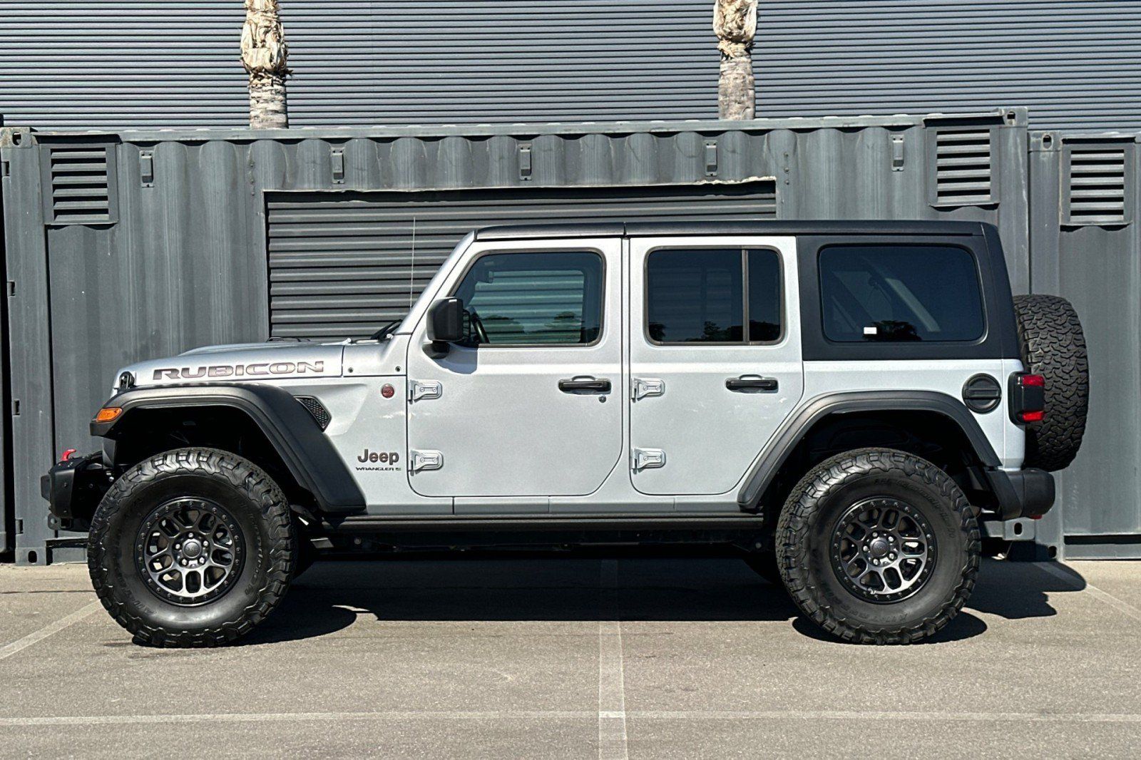 Used 2023 Jeep Wrangler Unlimited Rubicon w/ Xtreme 35 Tire Package AWD/4WD image 2