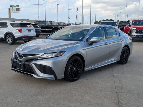 Used 2023 Toyota Camry XSE image 9