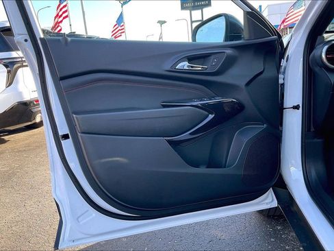 New 2026 Chevrolet Trax RS w/ Sunroof Package image 19