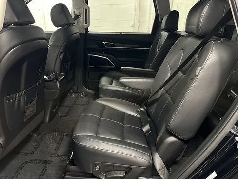 Used 2024 Kia Telluride EX w/ EX Captain's Chair Package AWD/4WD image 22