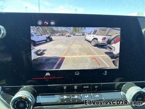Used 2025 GMC Canyon Elevation image 34