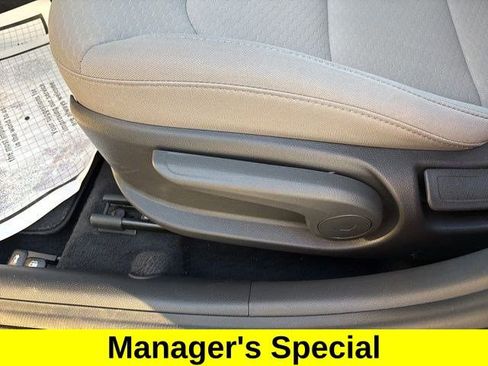 Used 2019 Hyundai Elantra SE image 12