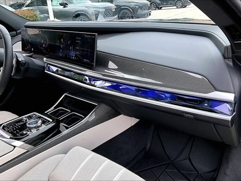 Used 2024 BMW 740i xDrive w/ Executive Package AWD/4WD image 24