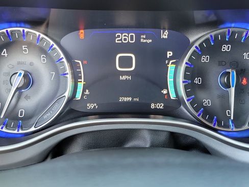 Used 2023 Chrysler Pacifica Touring-L w/ S Appearance Package image 8