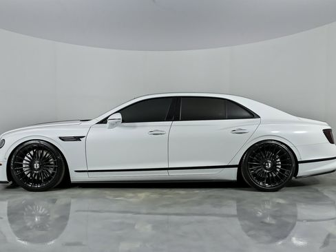 Used 2023 Bentley Flying Spur V8 image 8