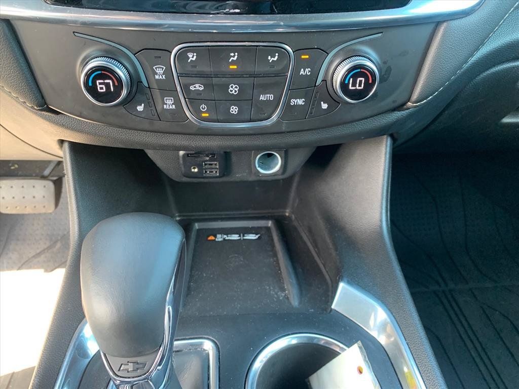 Used 2023 Chevrolet Traverse LT w/ LT Premium Package AWD/4WD image 18