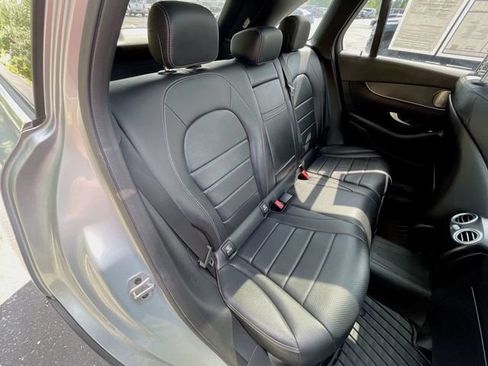 Used 2021 Mercedes-Benz GLC 300 4MATIC image 28