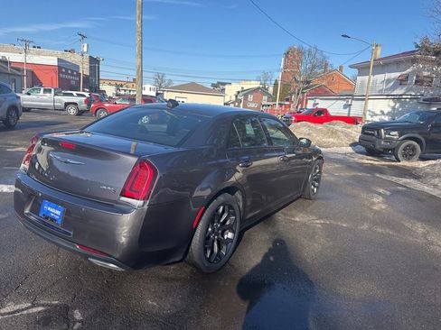 Used 2020 Chrysler 300 S image 5
