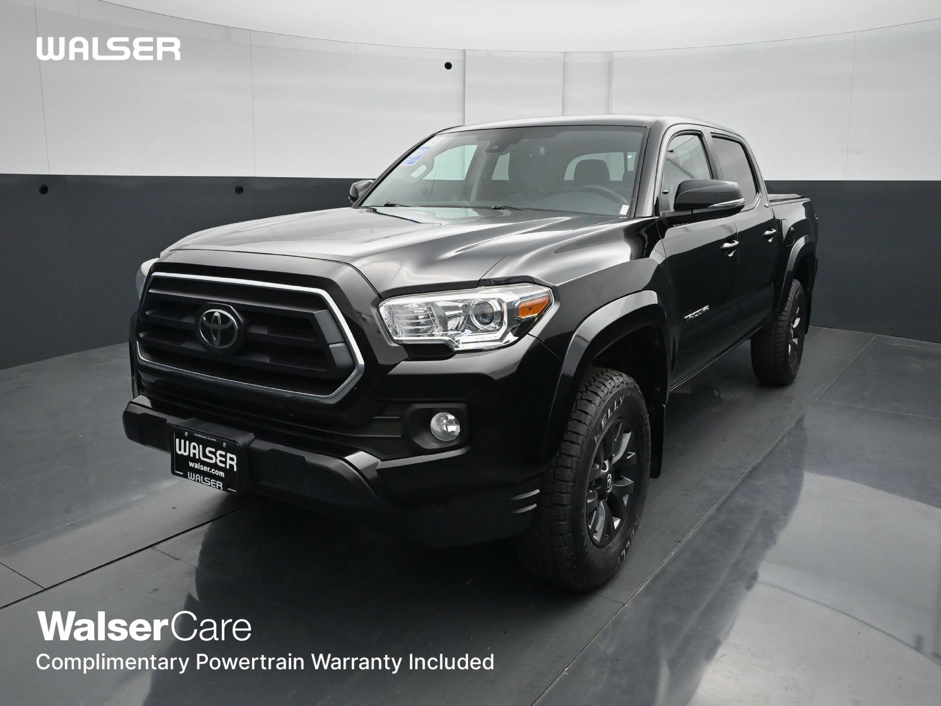 Used 2020 Toyota Tacoma SR5 w/ Technology Package AWD/4WD image 1