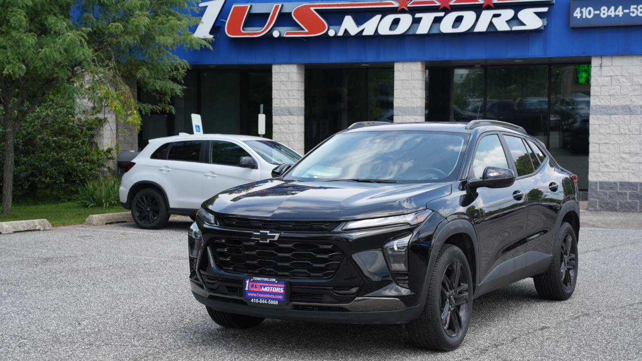 Used 2025 Chevrolet Trax ACTIV w/ Sunroof Package FWD image 2